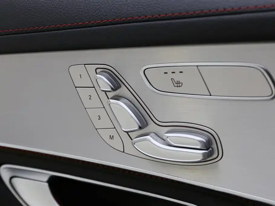 Mercedes-Benz GLC AMG 2018 — фото 16