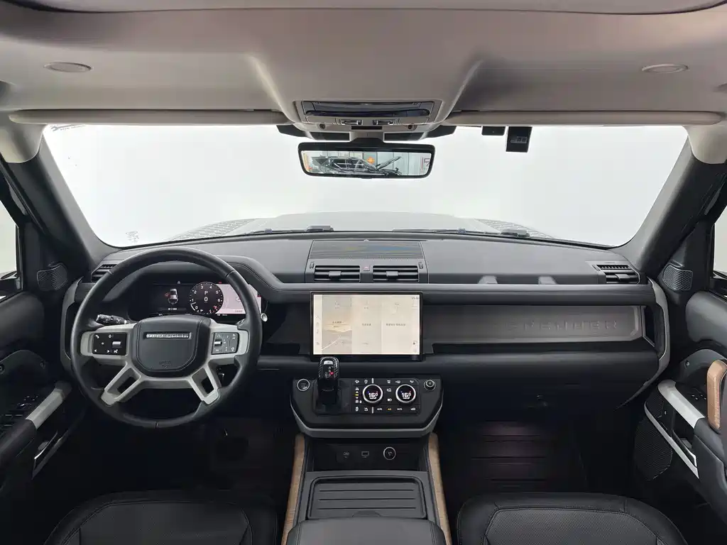 Land Rover Defender 2022 — фото 13