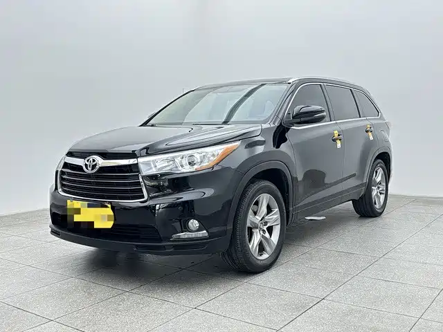 Toyota Highlander 2018 — фото 1