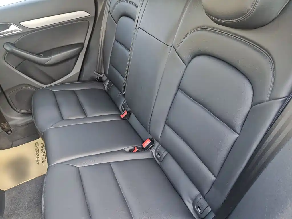 Audi Q3 2015 — фото 13