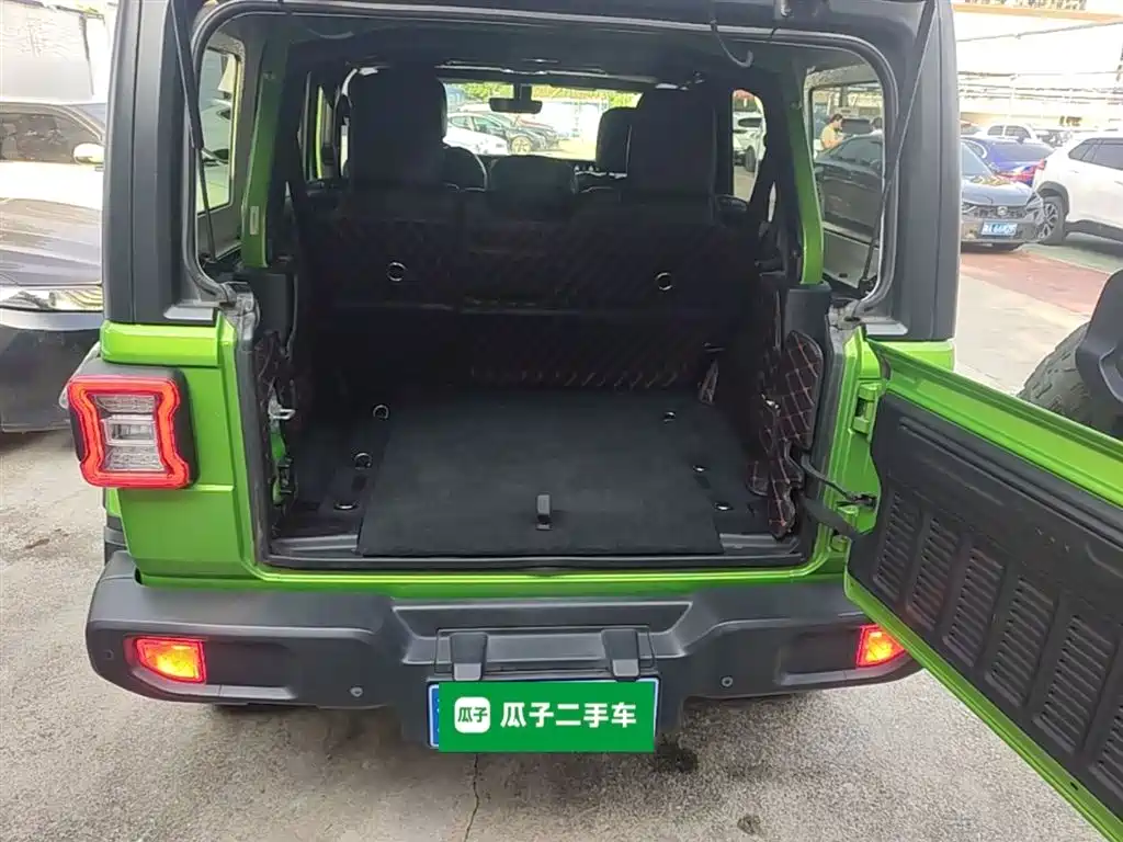 Jeep Wrangler 2020 — фото 19