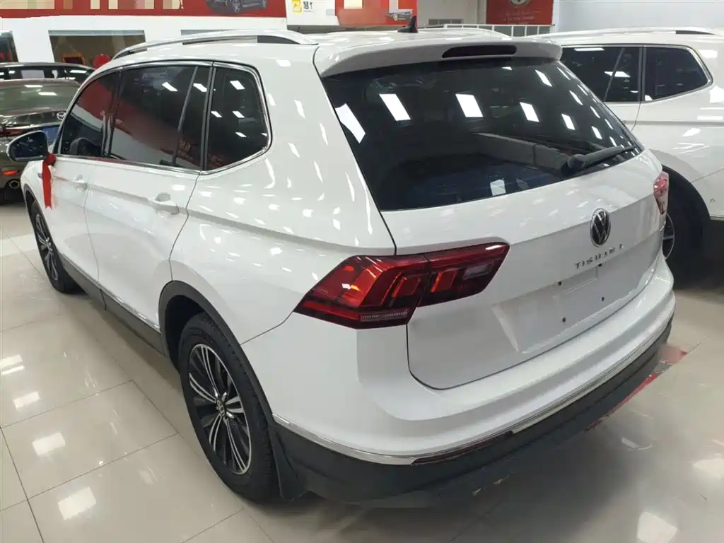Volkswagen Tiguan L 2021 — фото 23