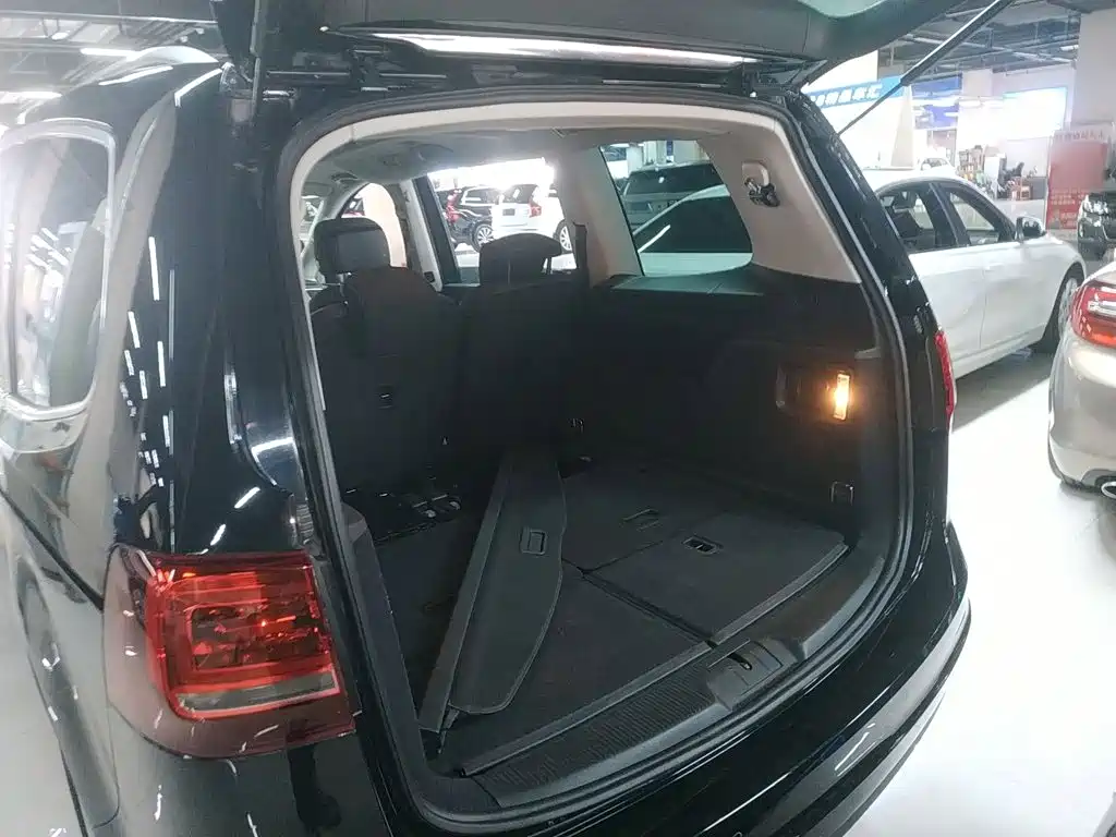 Volkswagen Sharan 2018 — фото 19