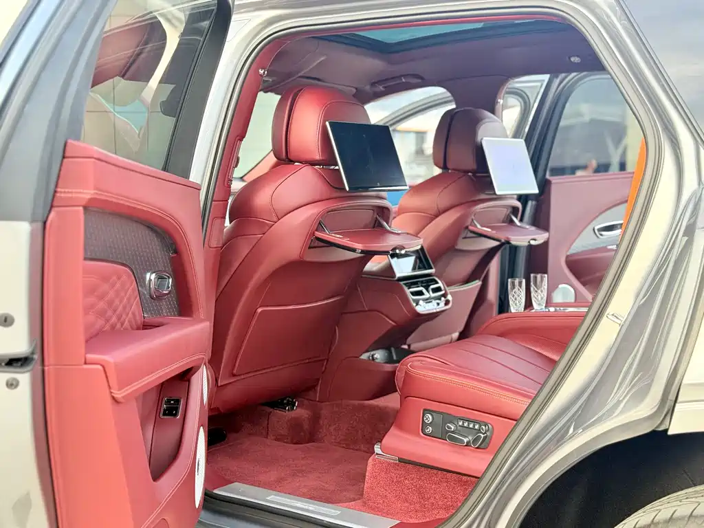 Bentley Bentayga 2023