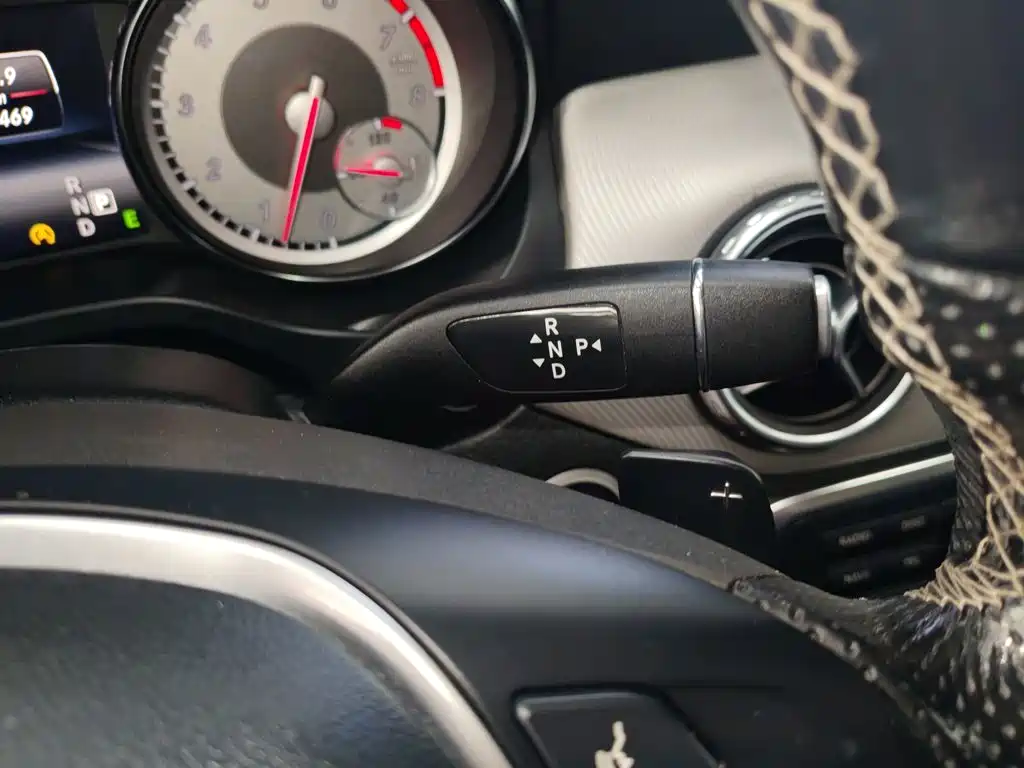 Mercedes-Benz GLA 2015 — фото 14