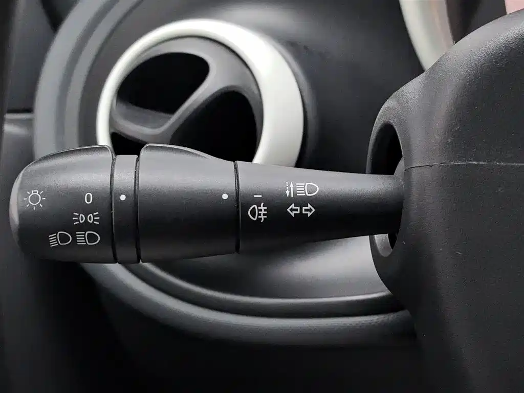 smart Fortwo 2018 — фото 21