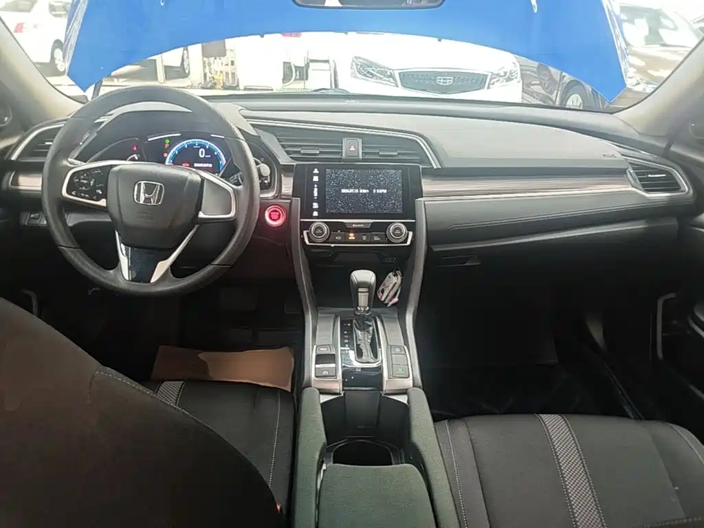 Honda Civic 2019 — фото 10