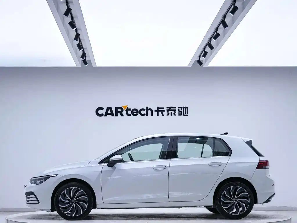Volkswagen Golf 2021