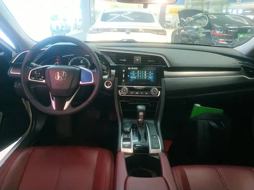 Honda Civic 2022 — фото 10