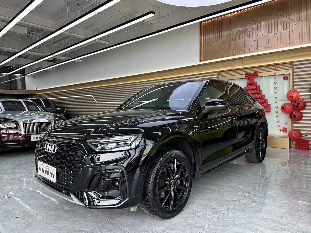Audi Q5L Sportback 2022 — фото 1