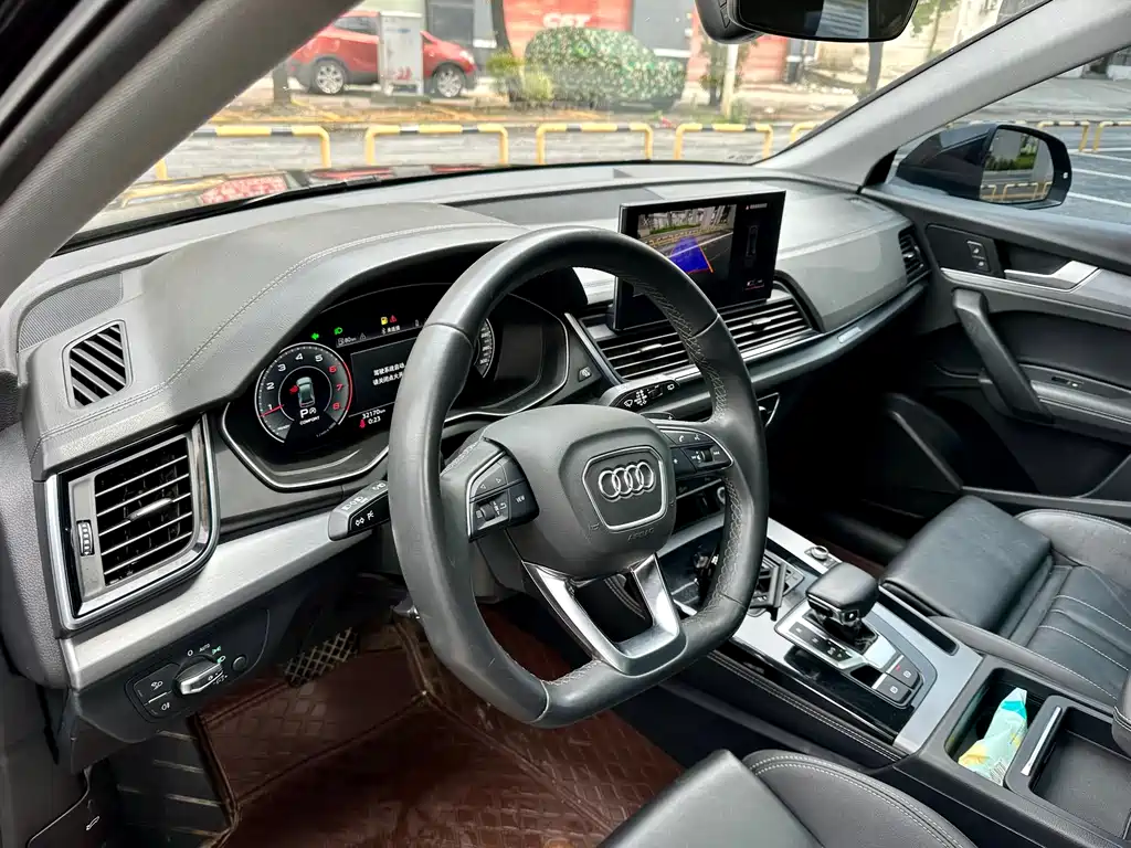 Audi Q5L 2023 — фото 15