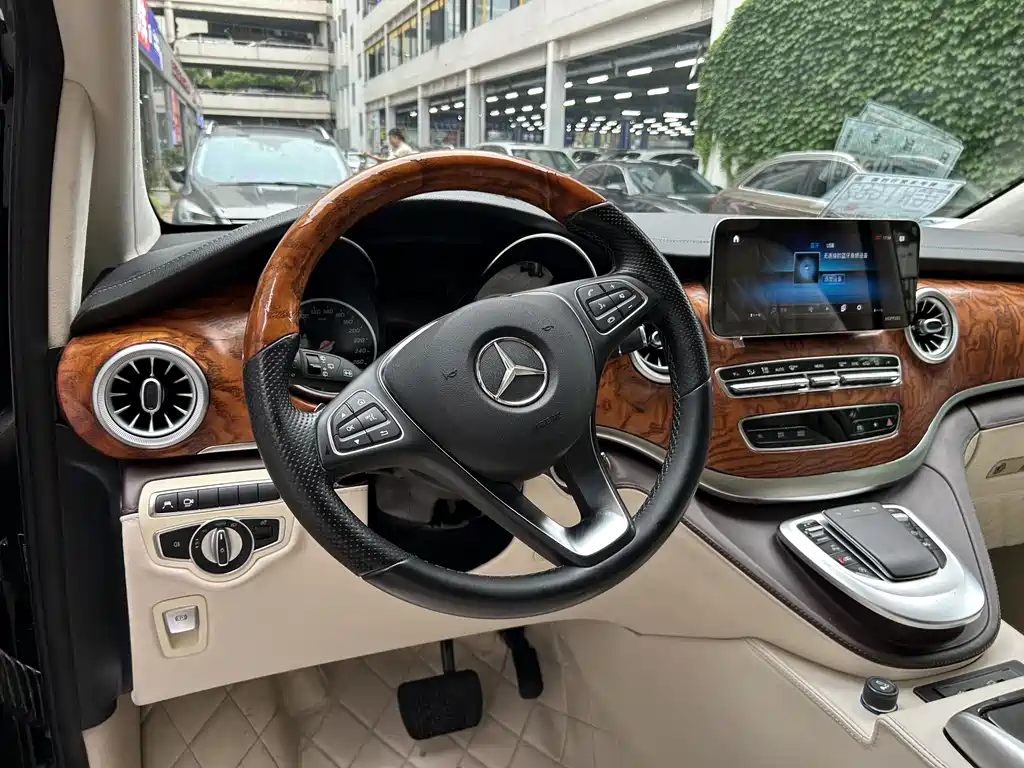 Mercedes-Benz V-Class 2021 — фото 4