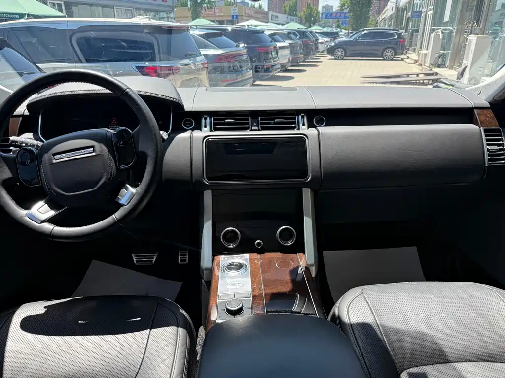 Land Rover Range Rover 2021 — фото 12
