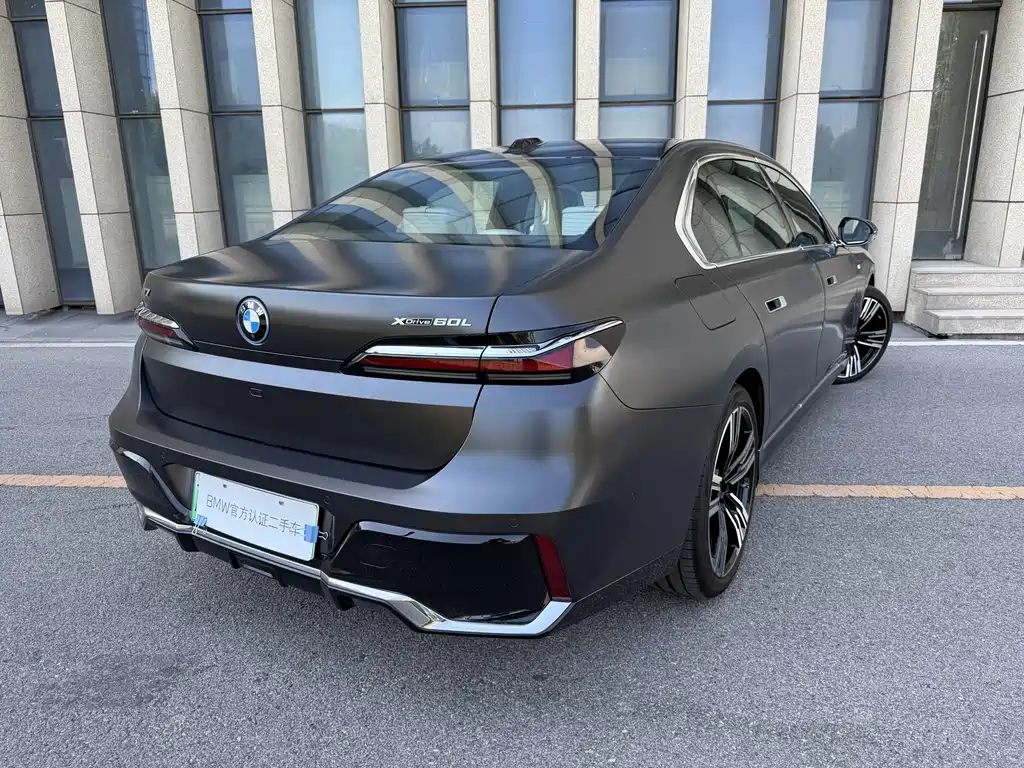 BMW i7 2025 — фото 4