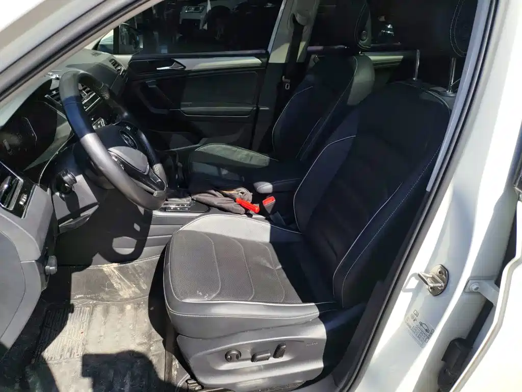 Volkswagen Tiguan L PHEV 2020 — фото 15