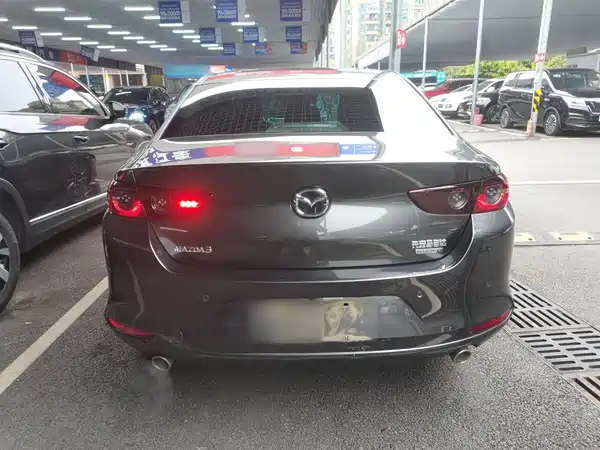 Mazda 3 Axela 2024