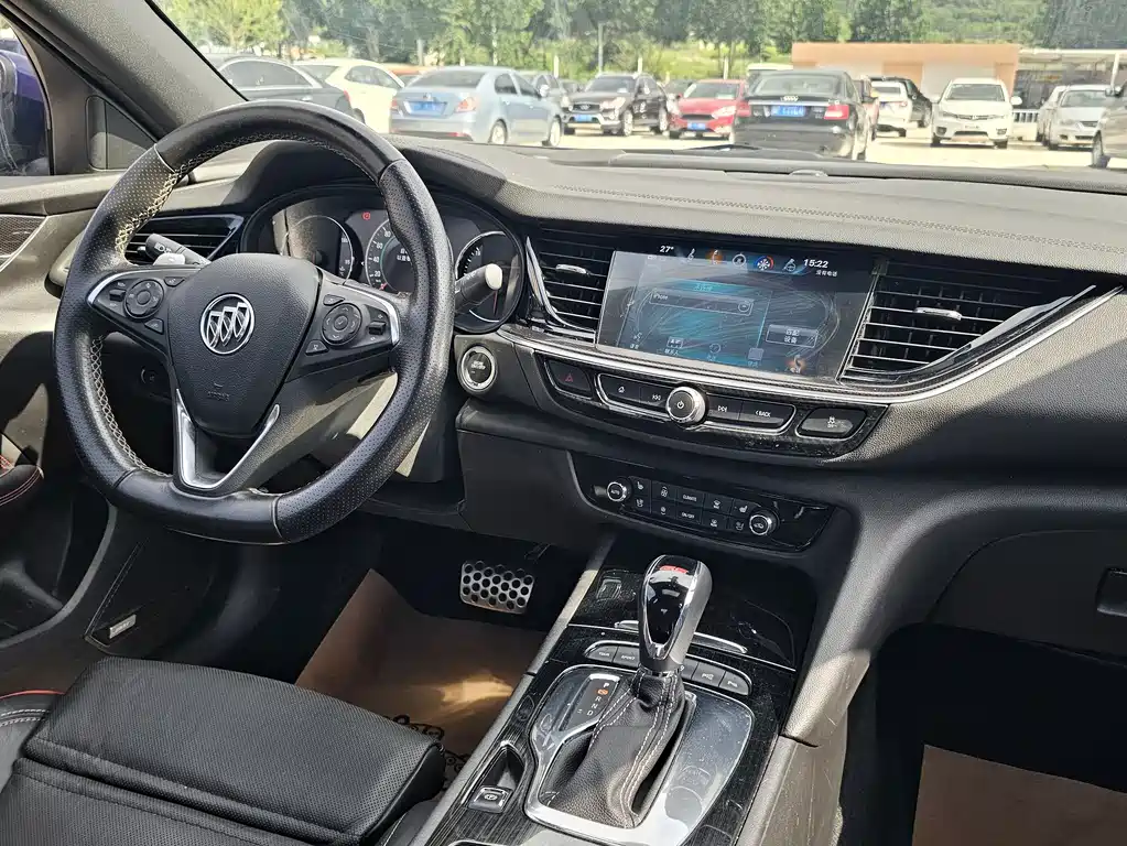 Buick Regal 2018 — фото 10