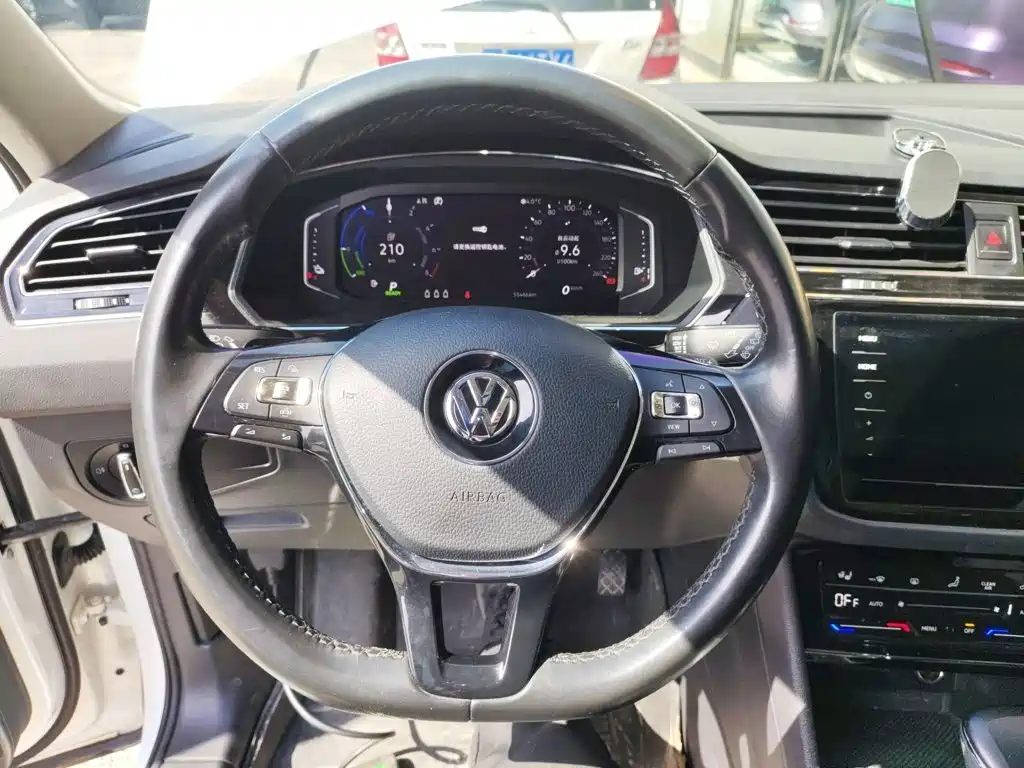 Volkswagen Tiguan L PHEV 2020 — фото 11