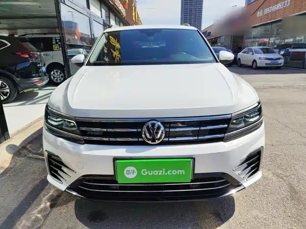 Volkswagen Tiguan L Plug-In Hybrid 2020