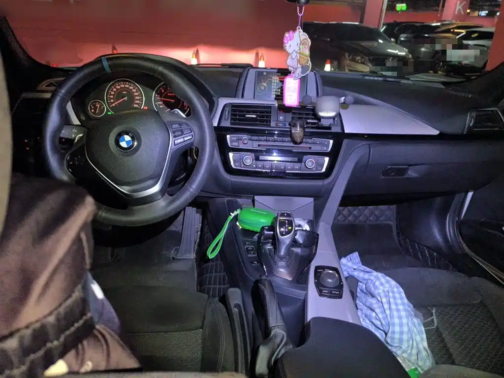 BMW 3 Series 2017 — фото 13