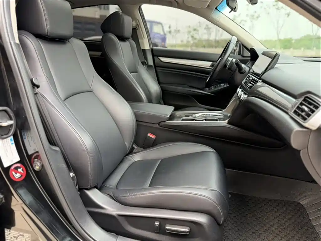 Honda Accord 2022 — фото 13