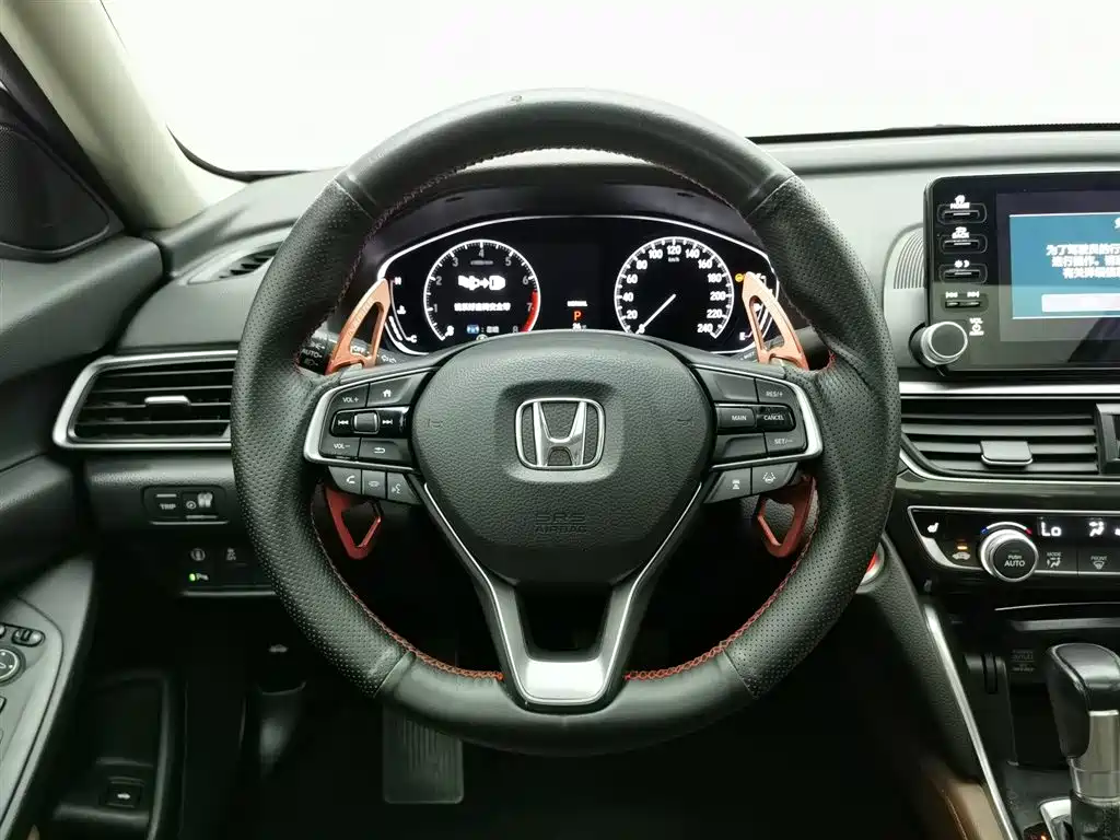 Honda Inspire 2018 — фото 11