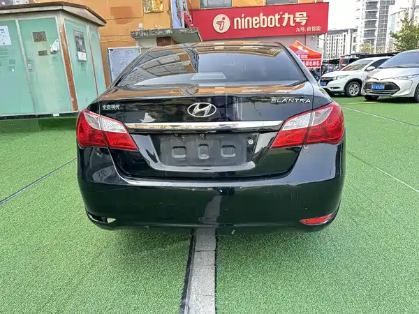 Hyundai Yuedong 2011