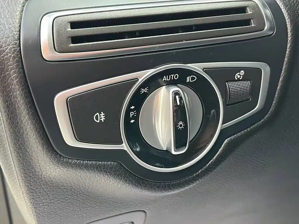 Mercedes-Benz GLC 2017 — фото 14