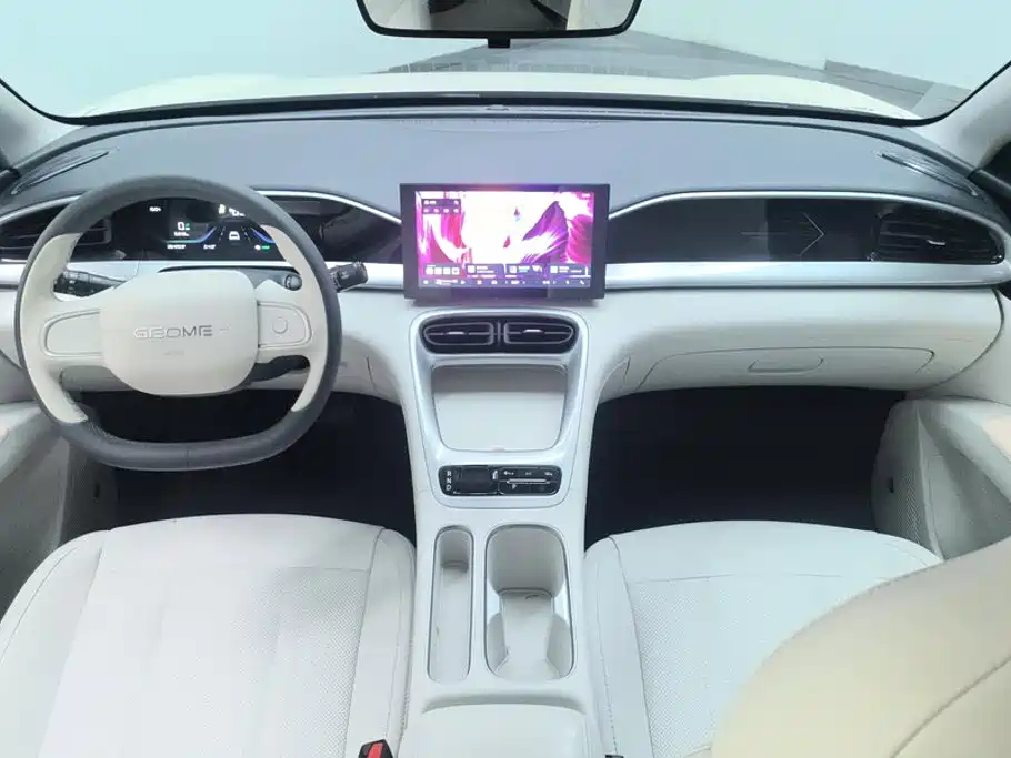 Geely Galaxy Starwish 2025 — фото 12
