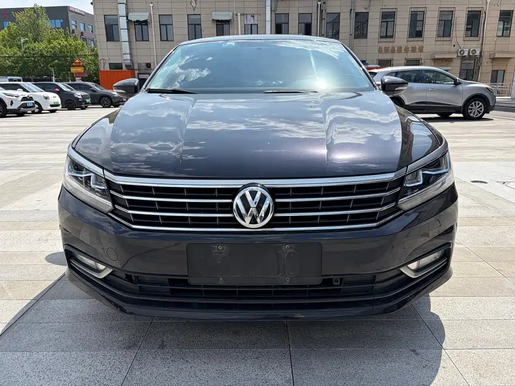 Volkswagen Passat 2017 — фото 2
