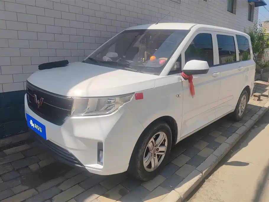 Wuling Hongguang PLUS 2021 — фото 1