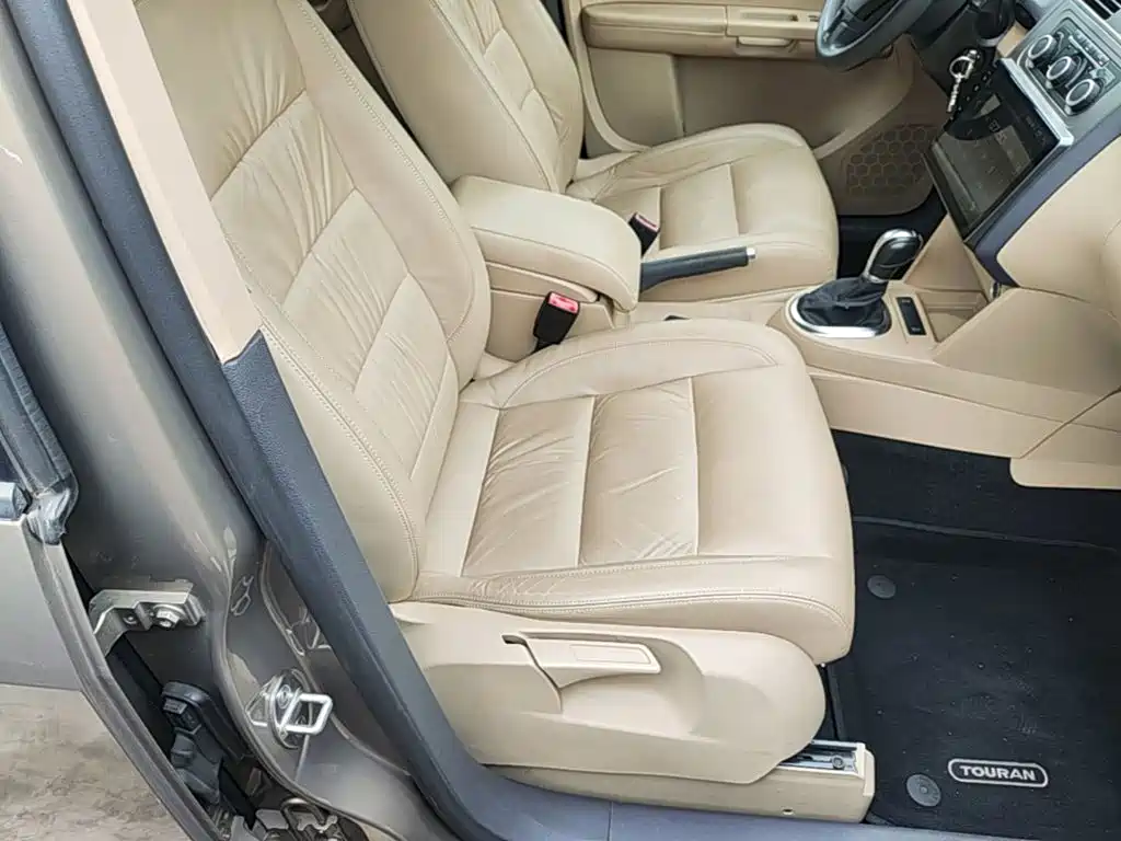 Volkswagen Touran 2015 — фото 19