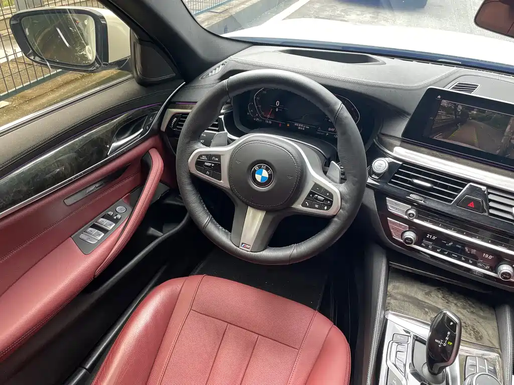 BMW 5 Series 2020 — фото 11