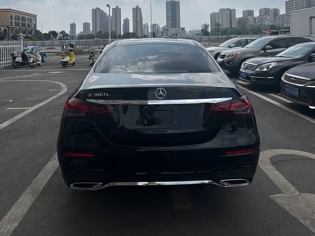 Mercedes-Benz E-Class 2022