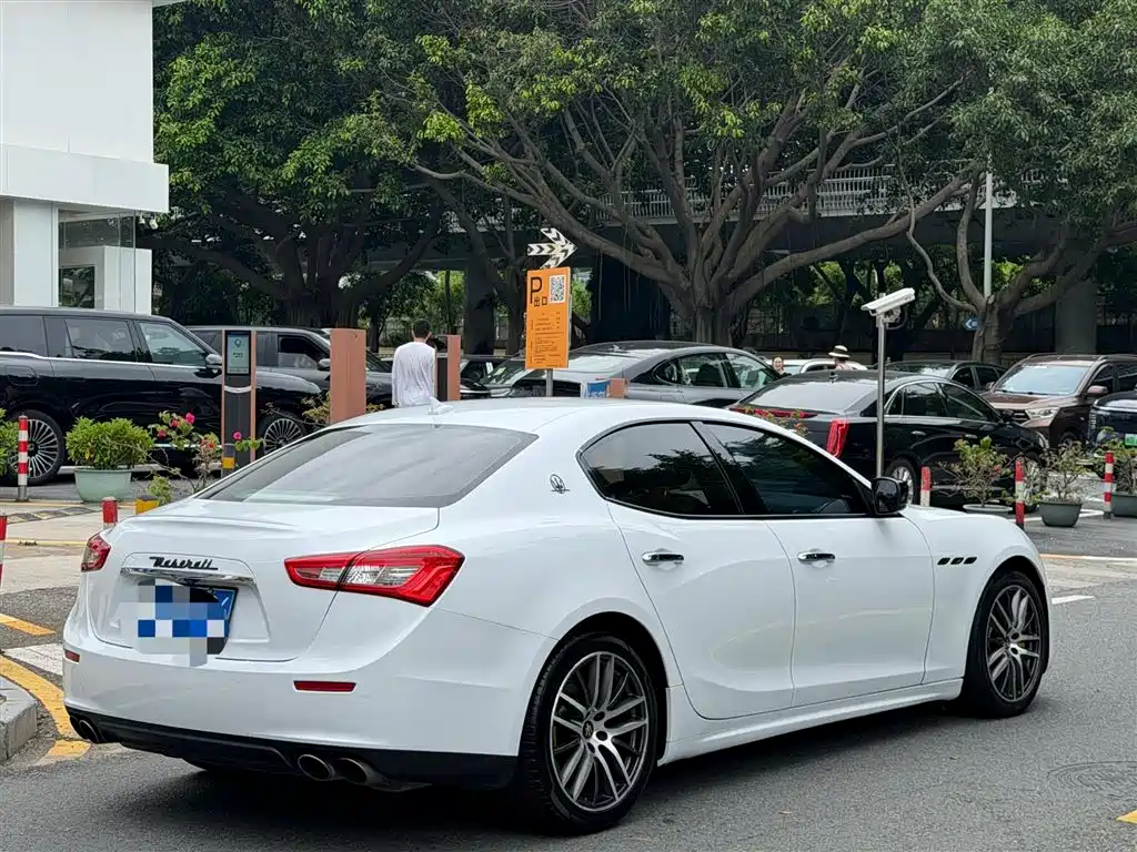 Maserati Ghibli 2016 — фото 13