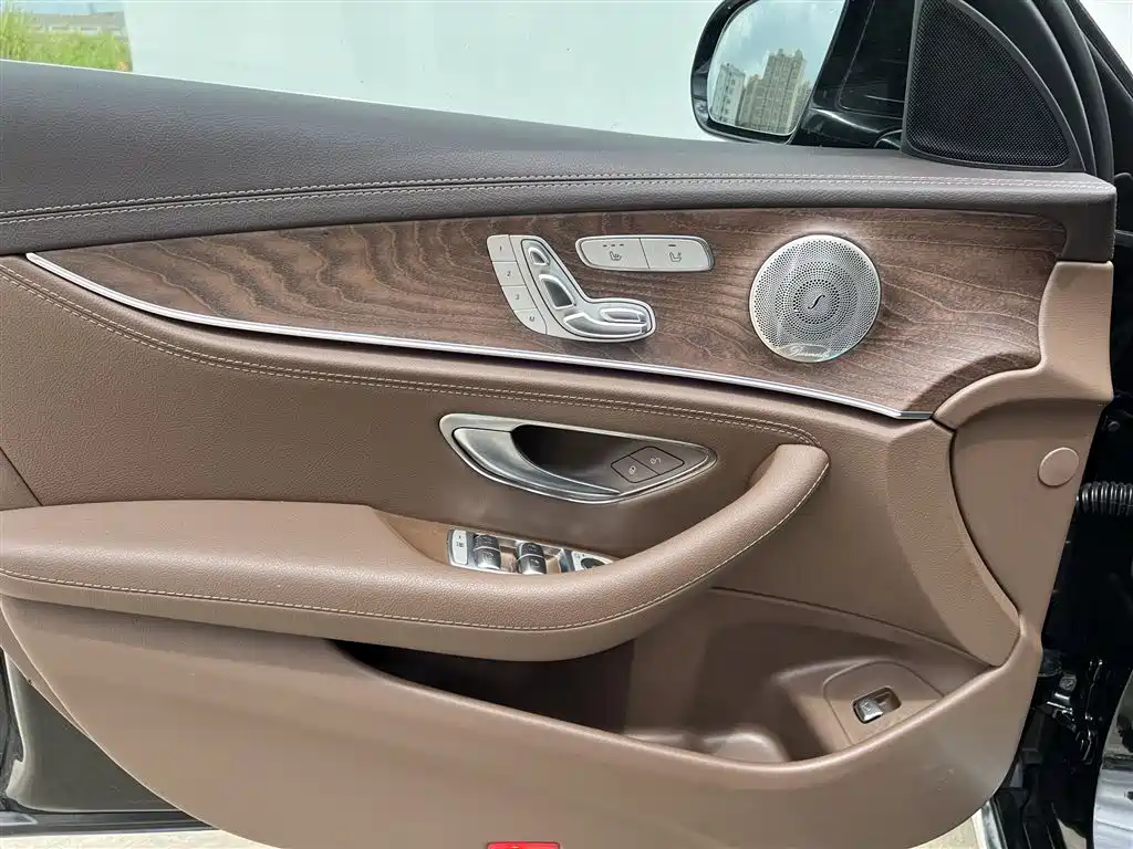 Mercedes-Benz E-Class 2023 — фото 14