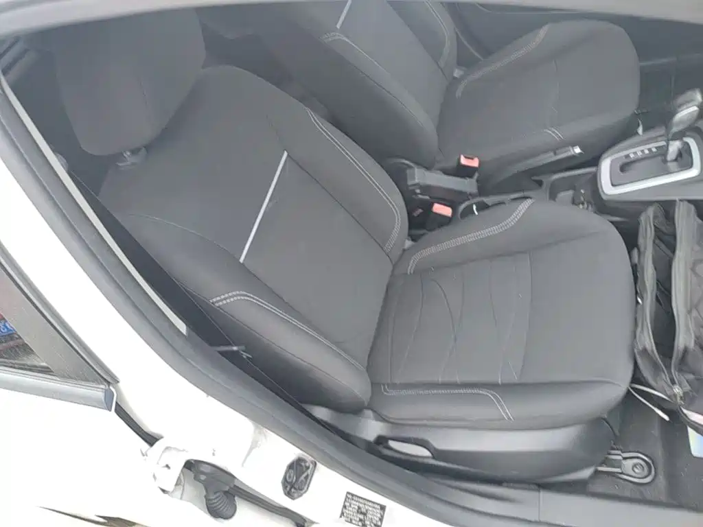 Ford Fiesta 2015 — фото 25