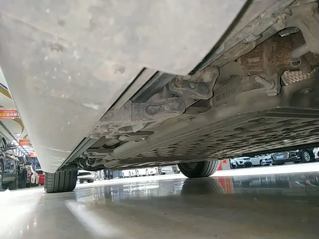 AITO M8 2025 — фото 21