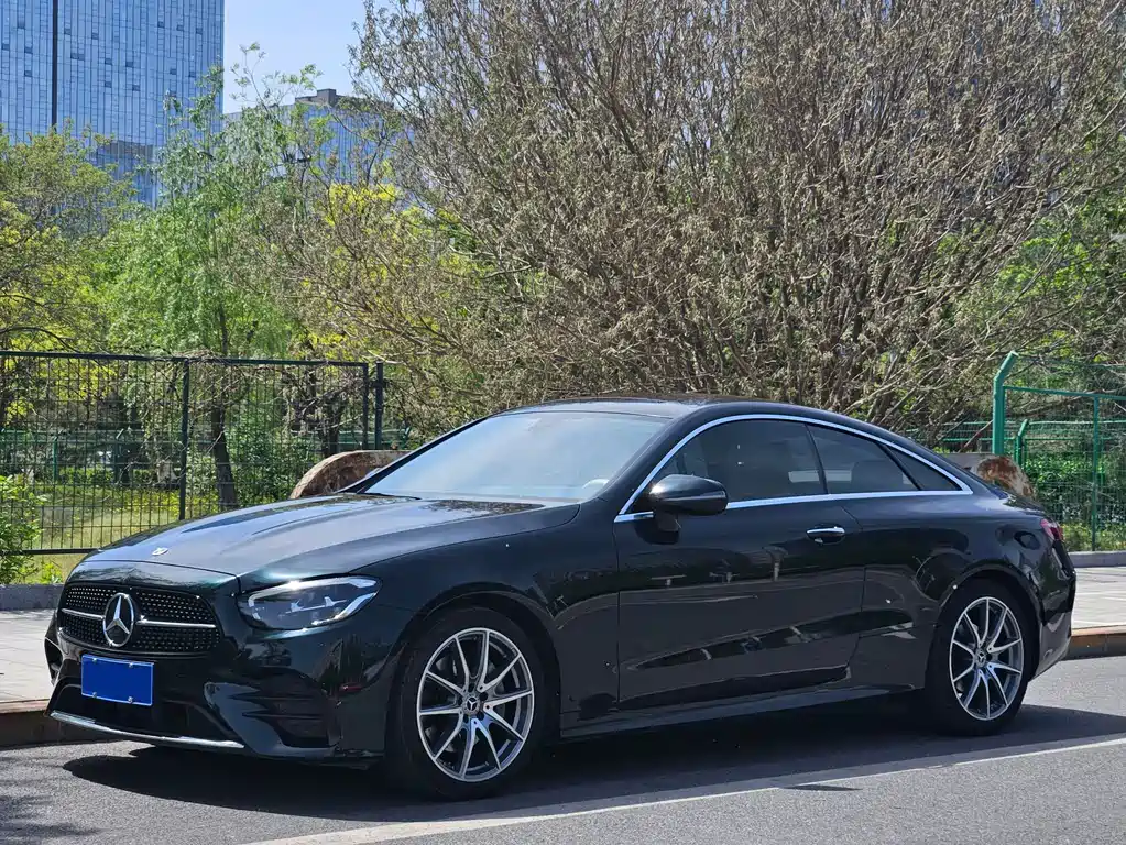 Mercedes-Benz E-Class 2023 — фото 1