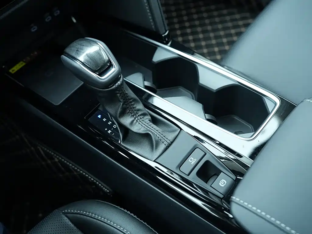 Toyota Camry 2026 — фото 11