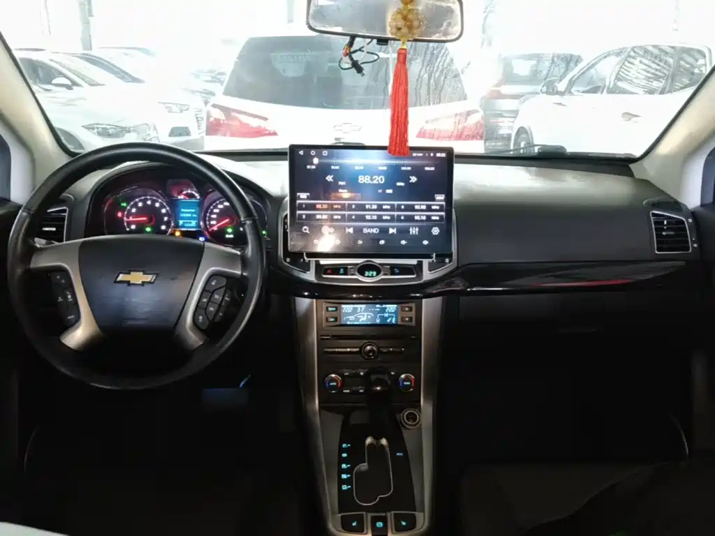 Chevrolet Captiva 2016 — фото 10