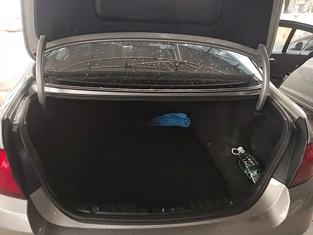 BMW 5 Series 2015 — фото 19