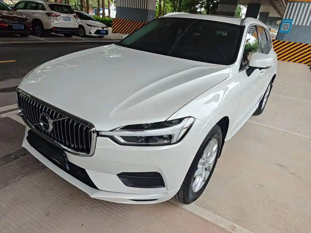 Volvo XC60 2019 — фото 2
