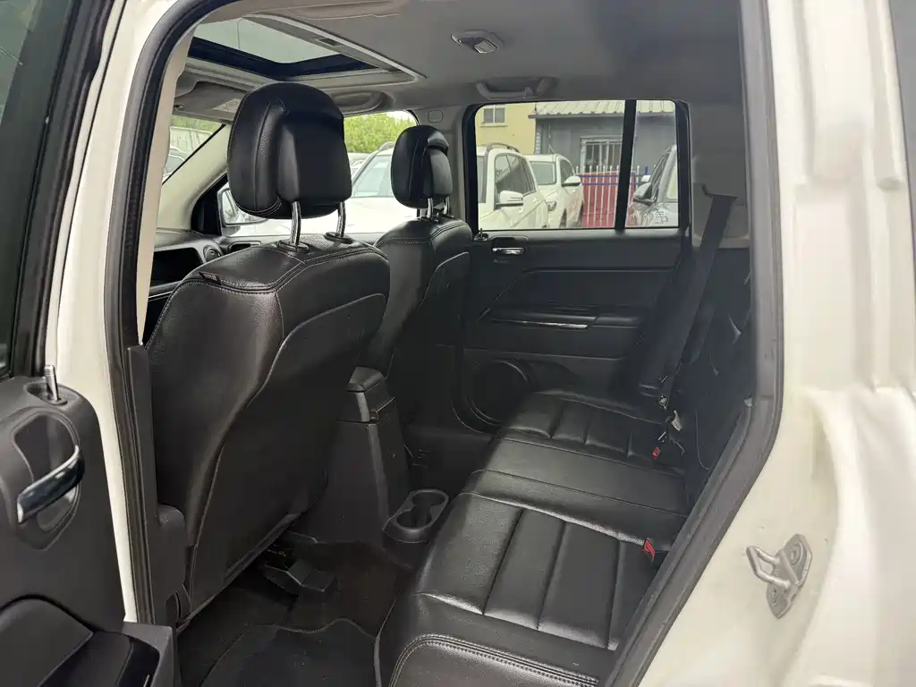 Jeep Compass 2013 — фото 7