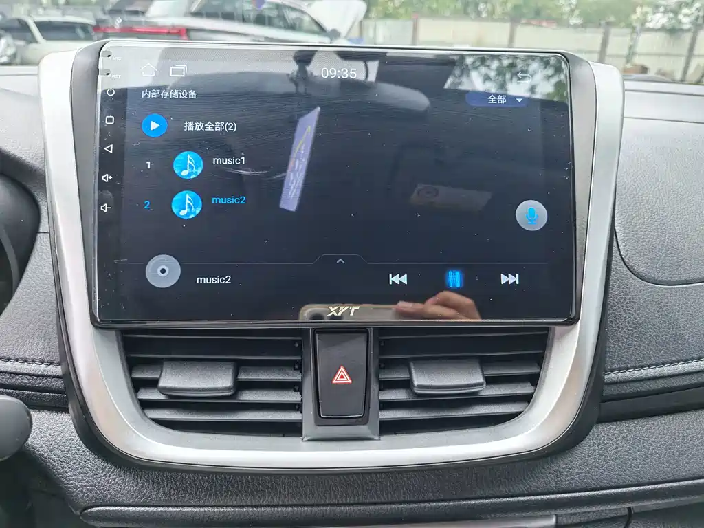 Toyota Yaris L 2023 — фото 17