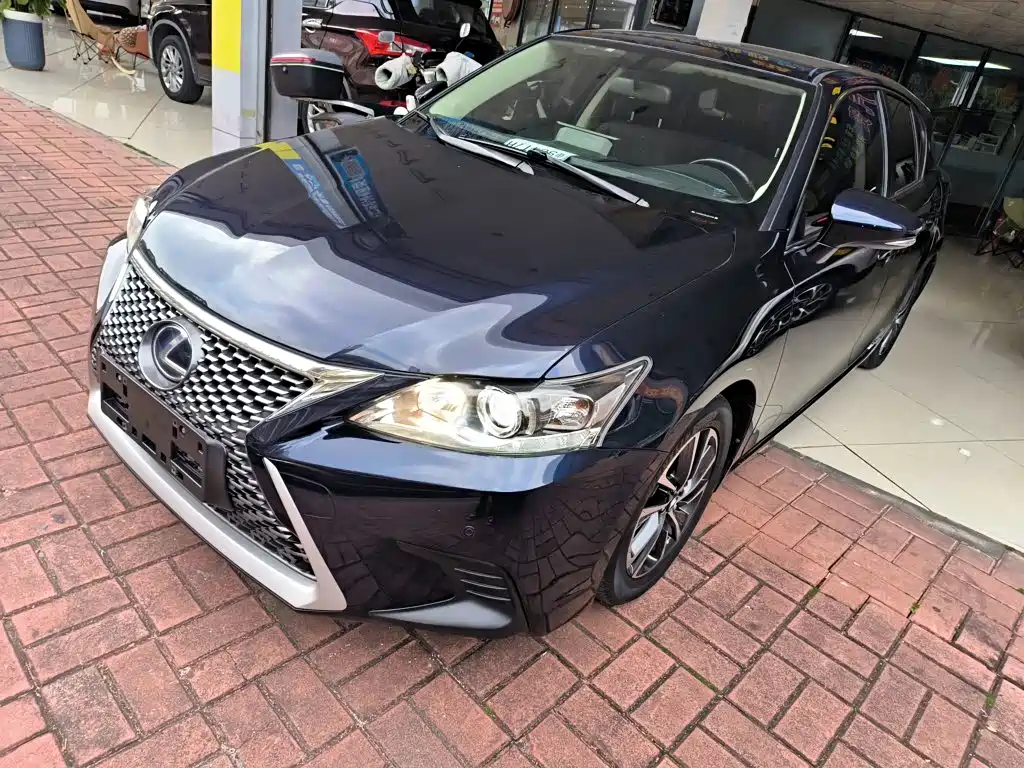 Lexus CT 2020 — фото 2