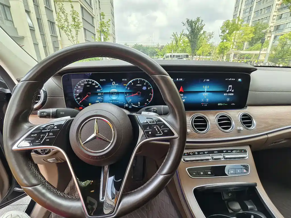 Mercedes-Benz E-Class 2023 — фото 15