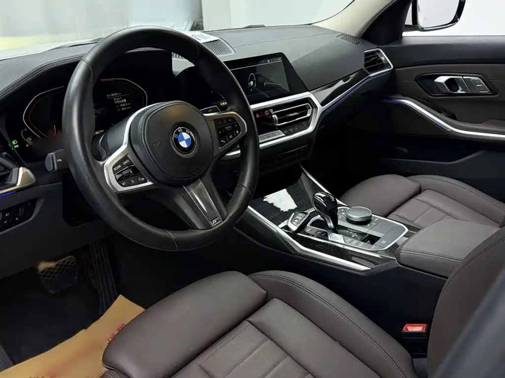 BMW 3 Series 2021 — фото 12