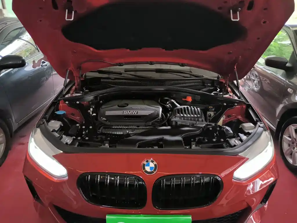 BMW 1 Series 2020 — фото 10