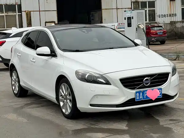 Volvo V40 2013